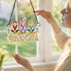 Custom Window Hanging Suncatcher Ornament - Personalized Mother's Day Birthday Gifts For Mom, Grandma - Grandma’s Love Never Fades