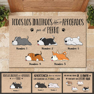 Todos los invitados deben ser aprobados por el perro Spanish - Funny Personalized Dog Decorative Mat.