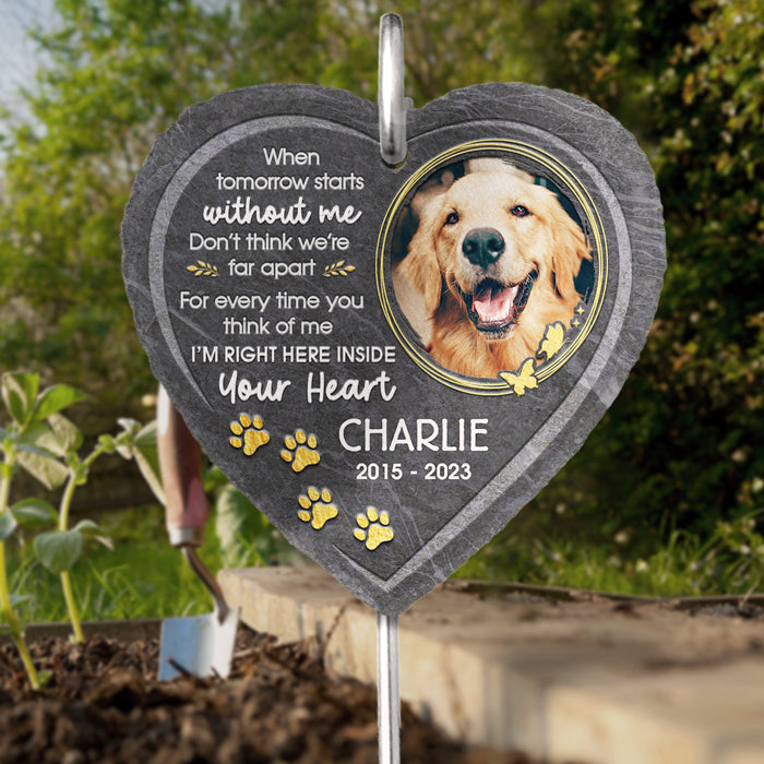 I’m Right Here - Personalized Memorial Garden Slate & Hook - Memorial Gifts - Cemetery Decorations For Grave, Dog Memorial Gifts, Loss Of Dog Sympathy Gift, Dog Memorial Stone