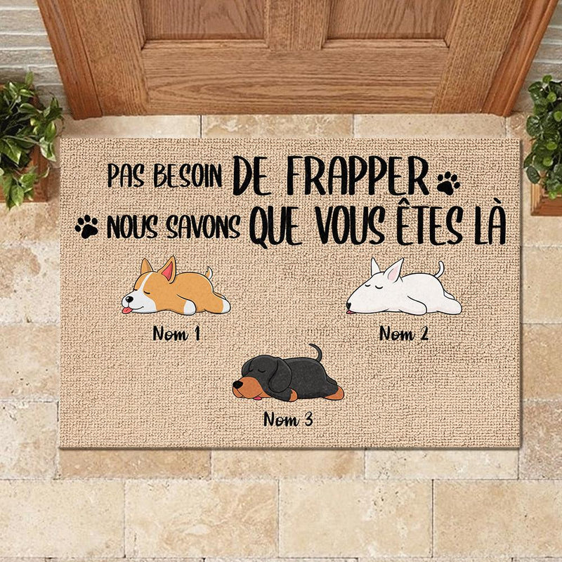 Tous les visiteurs doivent être approuvés par notre chien French - Funny Personalized Dog Decorative Mat