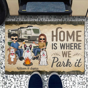 La maison est là où nous la garons - Tapis décoratif personnalisé pour la décoration intérieure - Cadeau de pendaison de crémaillère pour mari, femme, amoureux du camping, propriétaires d'animaux, amoureux des animaux