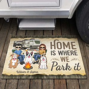 La maison est là où nous la garons - Tapis décoratif personnalisé pour la décoration intérieure - Cadeau de pendaison de crémaillère pour mari, femme, amoureux du camping, propriétaires d'animaux, amoureux des animaux