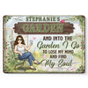 In The Garden, I Calm My Mind And Free My Soul - Family Personalized Custom Home Decor Metal Sign - Gift For Yourself, Best Friends, Siblings, Family Members
