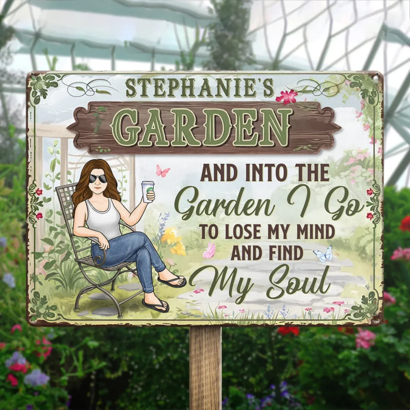 In The Garden, I Calm My Mind And Free My Soul - Family Personalized Custom Home Decor Metal Sign - Gift For Yourself, Best Friends, Siblings, Family Members
