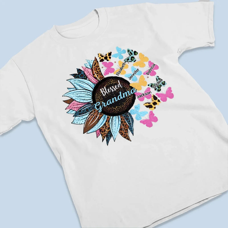 Grandma’s Love Is A Gift That Never Fades - Family Personalized Custom Unisex T-shirt, Premium T-shirt, Hoodie - Gift For Mom, Grandma