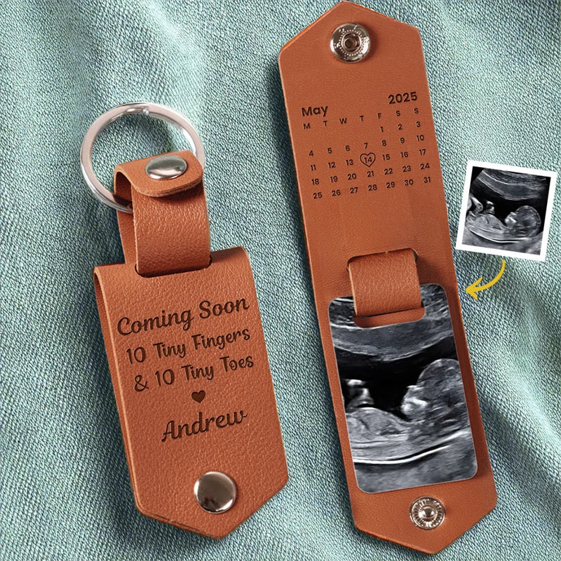 Custom Photo I Am Lucky To Have The Best Mom
 - Family Personalized Custom Engraved Leather Keychain - Mother's Day, Baby Shower Gift, Gift For First Mom
