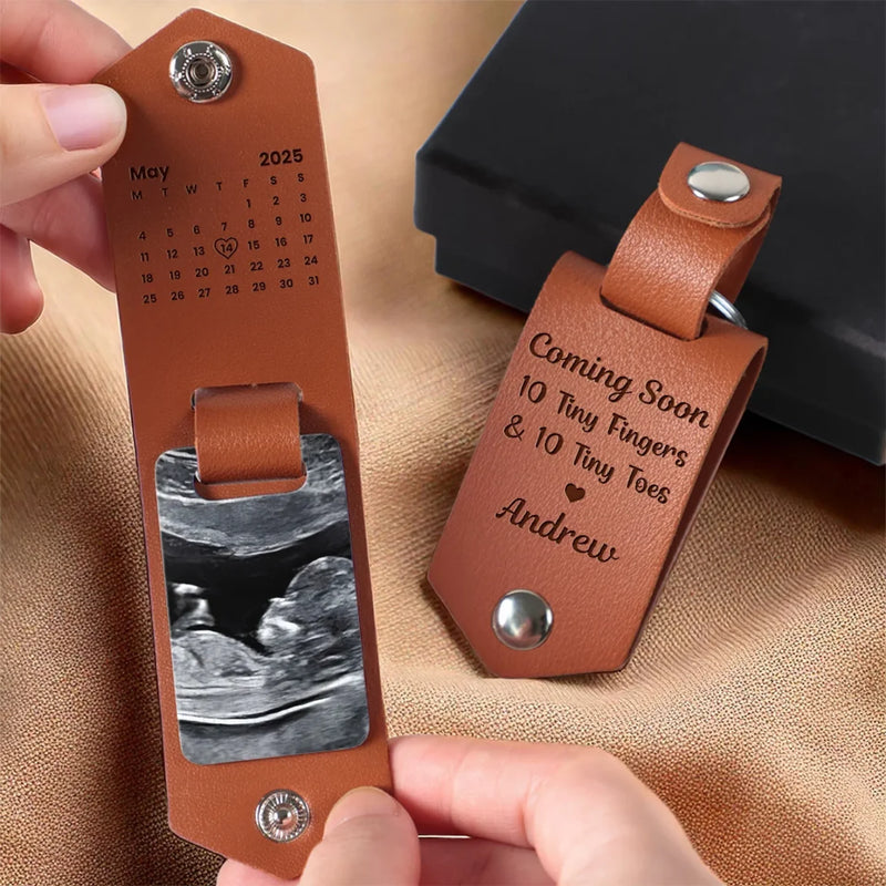Custom Photo I Am Lucky To Have The Best Mom
 - Family Personalized Custom Engraved Leather Keychain - Mother's Day, Baby Shower Gift, Gift For First Mom