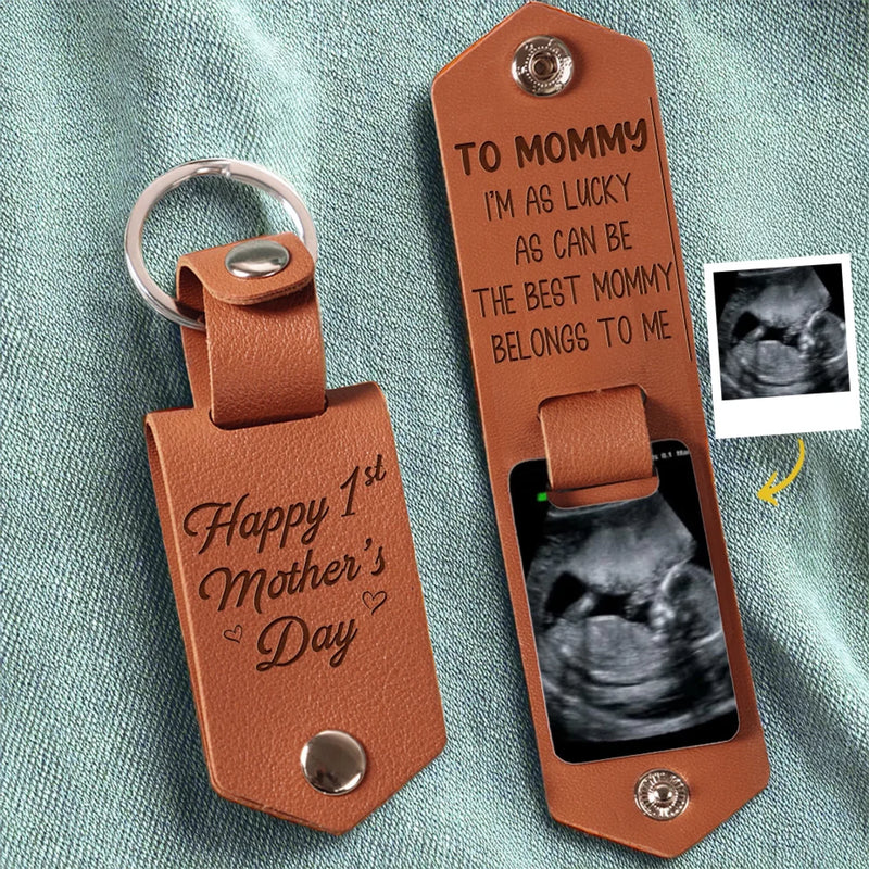 Custom Photo Lucky Me, I’ve Got The Best Mommy - Family Personalized Custom Engraved Leather Keychain - Mother's Day, Baby Shower Gift, Gift For First Mom