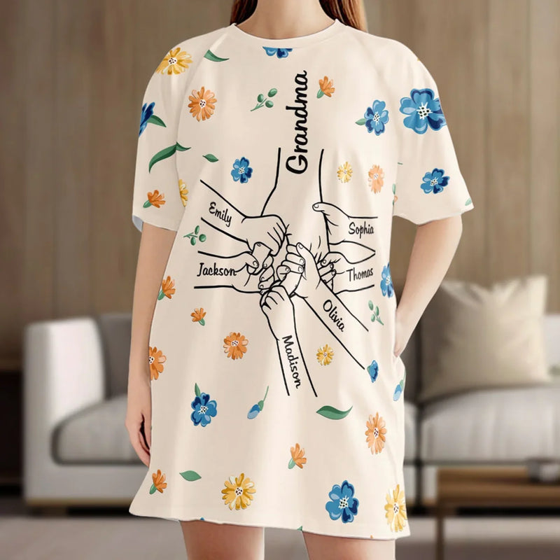 A Mother’s Love Knows No Distance - Family Personalized Custom Women's Sleep Tee - Mother's Day, Gift For Mom, Grandma