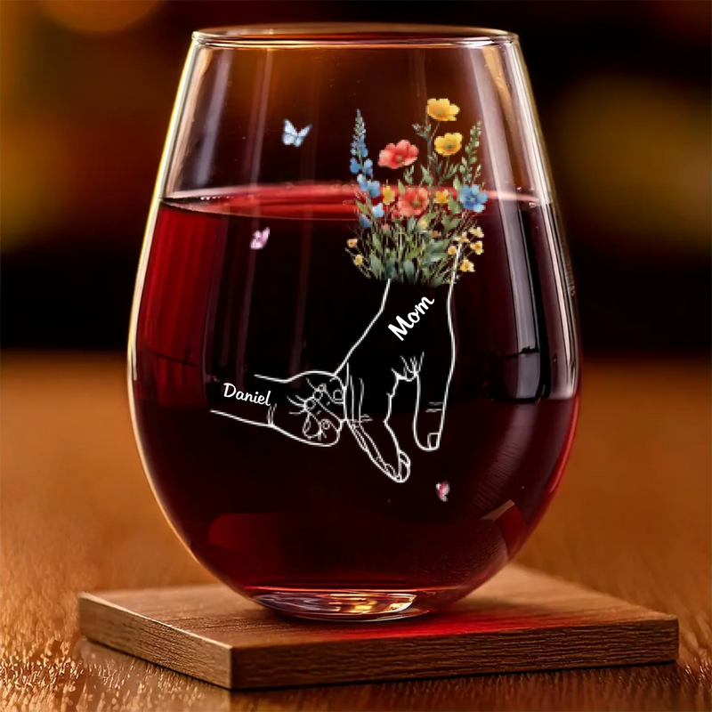 Mom’s Love Binds Us Forever - Family Personalized Custom Wine Glass - Mother's Day, Gift For Mom, Grandma