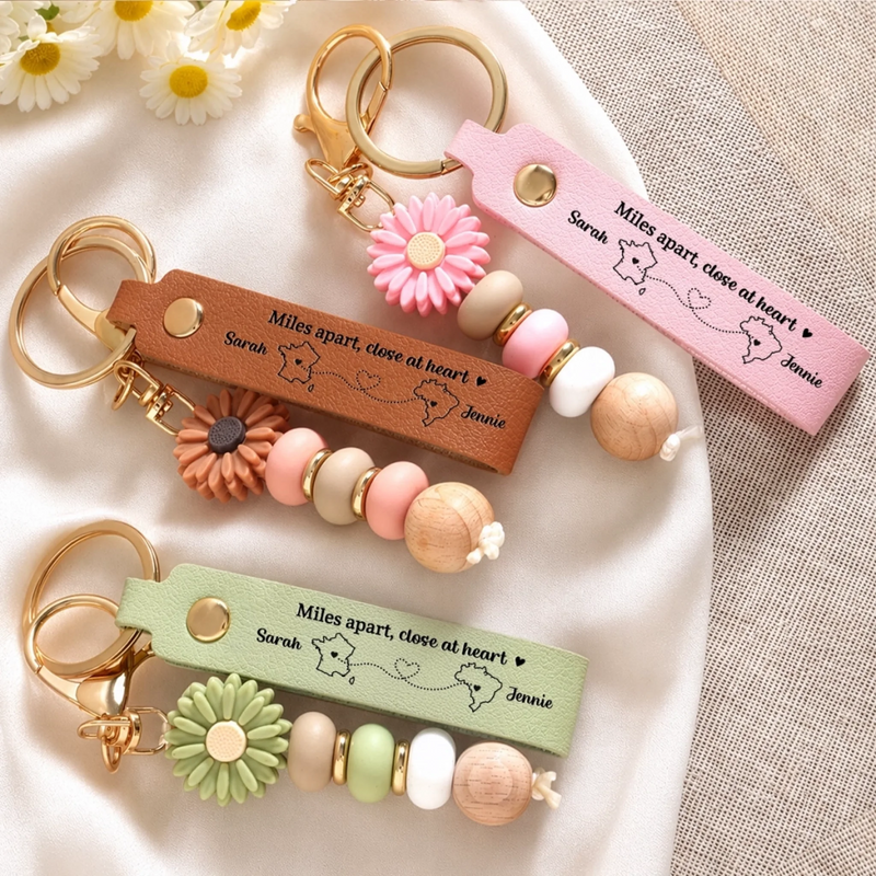 Custom Name Long Distance Friendship Gifts - Personalized Daisy Beaded Keychain