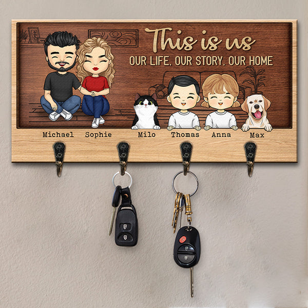 Personalised key ring holder for wall / Key hanger with the family name /  Pet paw print / Personalized housewarming gift