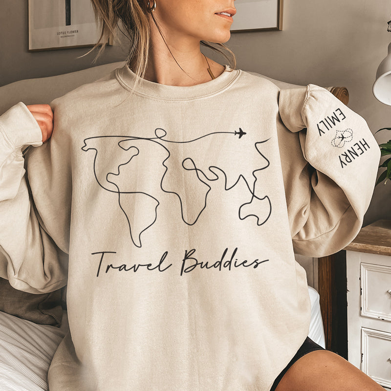 Nous sommes en vacances - Sweat-shirt unisexe personnalisé avec motif sur la manche - Cadeau de vacances, cadeau pour les amoureux de voyages d'aventure, mari et femme, anniversaire