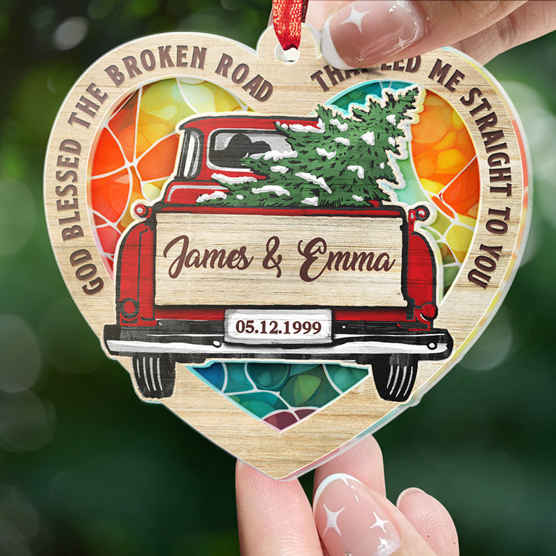 Que Dieu bénisse la route brisée ! Ornement attrape-soleil personnalisé pour couple – En acrylique en forme de cœur – Cadeau de Noël pour mari et femme, anniversaire