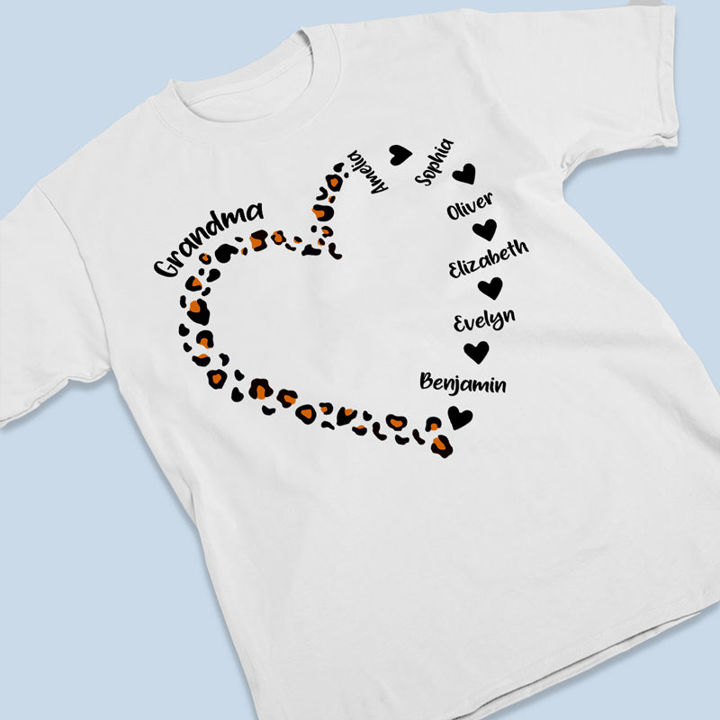 I Love My Mom To The Moon And Back - Family Personalized Custom Unisex T-shirt, Hoodie, Sweatshirt - Gift For Mom, Grandma