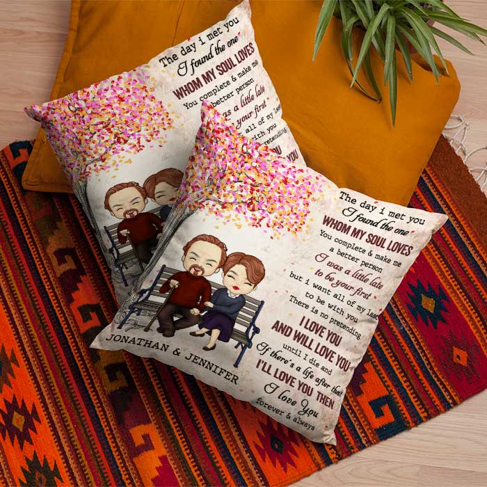 A personalized souvenir gift to a coffee lover - a pillow, a