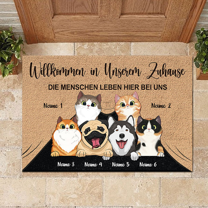 Die Menschen leben hier bei mir German - Funny Personalized Cat Decorative Mat.