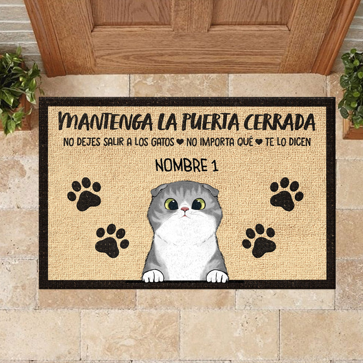Mantenga La Puerta Cerrada Spanish - Funny Personalized Cat Decorative Mat.