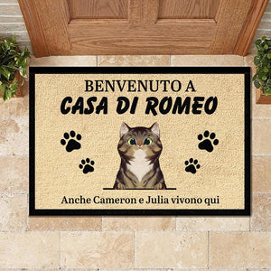 Benvenuto A Casa Di Romeo Italian - Funny Personalized Cat Decorative Mat.
