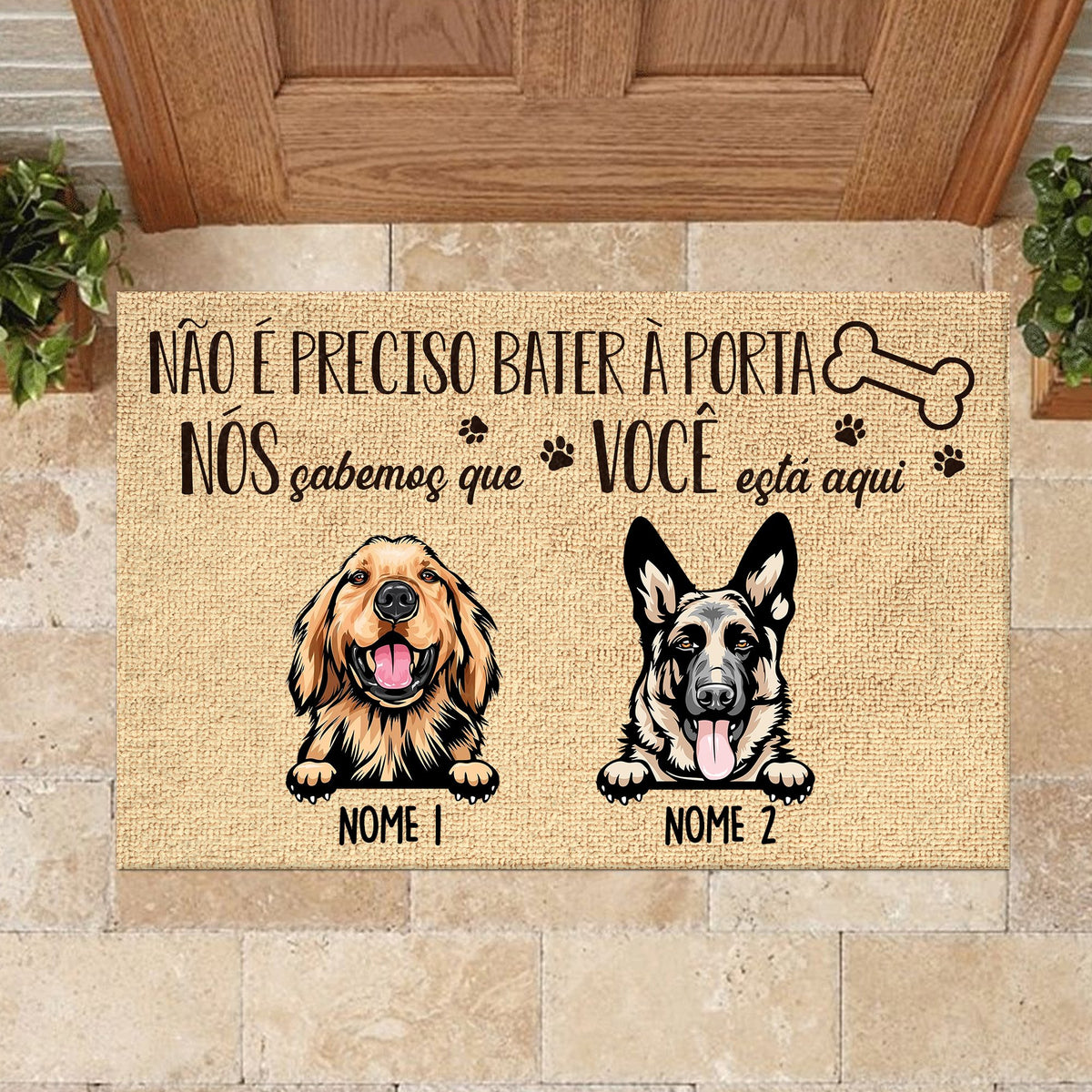 Não É Preciso Bater À Porta Portuguese - Funny Personalized Dog Decorative Mat.