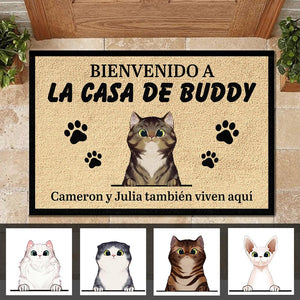 Bienvenida personalizada a la casa del gato Spanish - Funny Personalized Cat Decorative Mat.