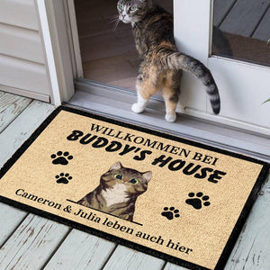 Personalisiert Willkommen bei Katze Haus German - Funny Personalized Cat Decorative Mat.