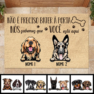 Não É Preciso Bater À Porta Portuguese - Funny Personalized Dog Decorative Mat.