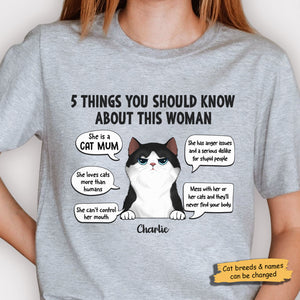 Five Things You Should Know She Is A Cat Mum - Mother's Day Gifts, Gift For Cat Mum - Personalized Unisex T-shirt, Hoodie.